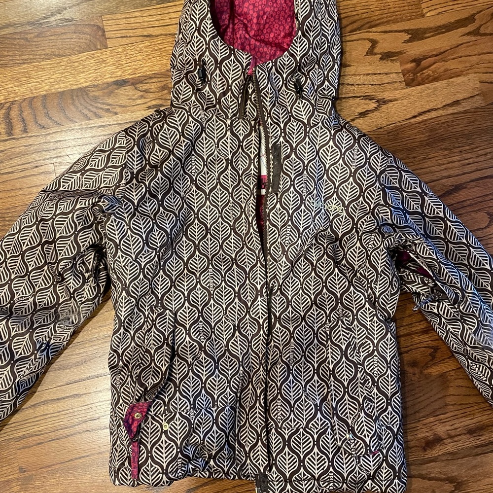 Billabong Women’s Winter Jacket Leaf print with pink inside pattern